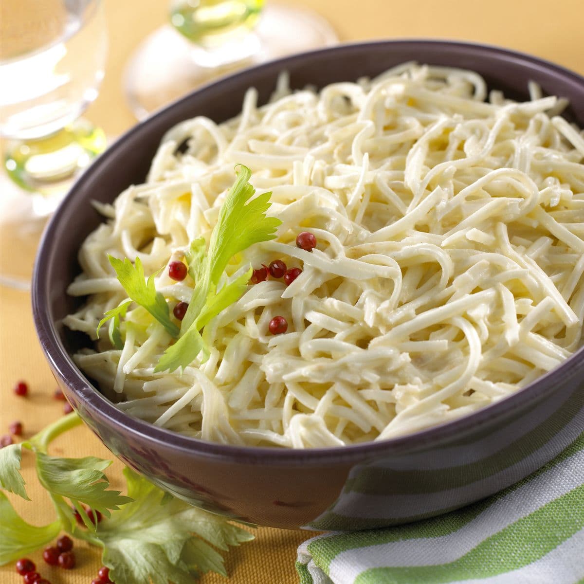 Céleri frais rémoulade à la moutarde de dijon