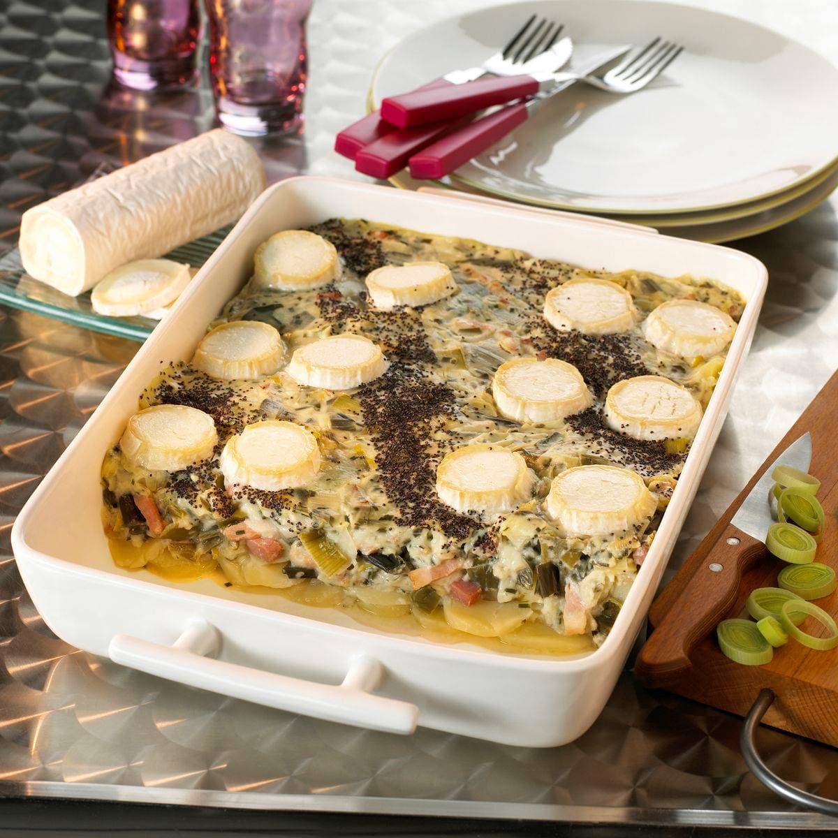 Gratin de poireau et chèvre sainte-maure sur lit de pommes de terre, 1 pièce de 2,8kg